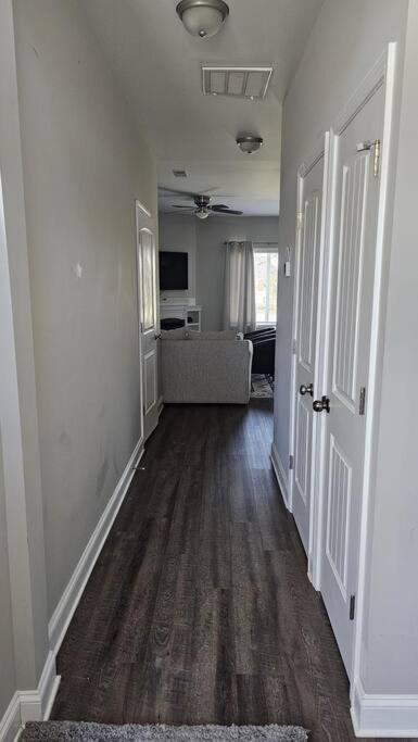 Gorgeous 3 Bedroom Home With Cable Tv In All Rooms & Free Wi-Fi Concord Bagian luar foto