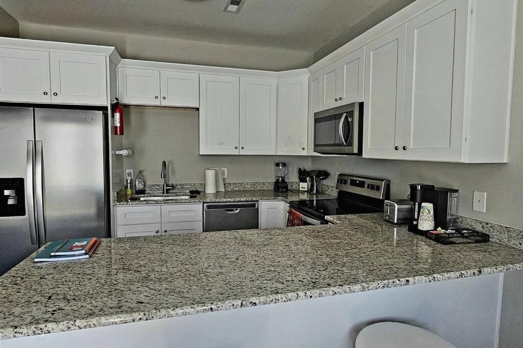 Gorgeous 3 Bedroom Home With Cable Tv In All Rooms & Free Wi-Fi Concord Bagian luar foto