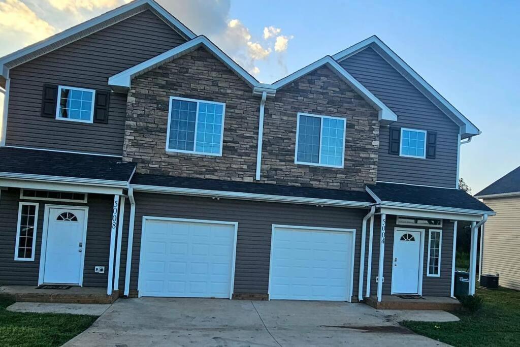 Gorgeous 3 Bedroom Home With Cable Tv In All Rooms & Free Wi-Fi Concord Bagian luar foto