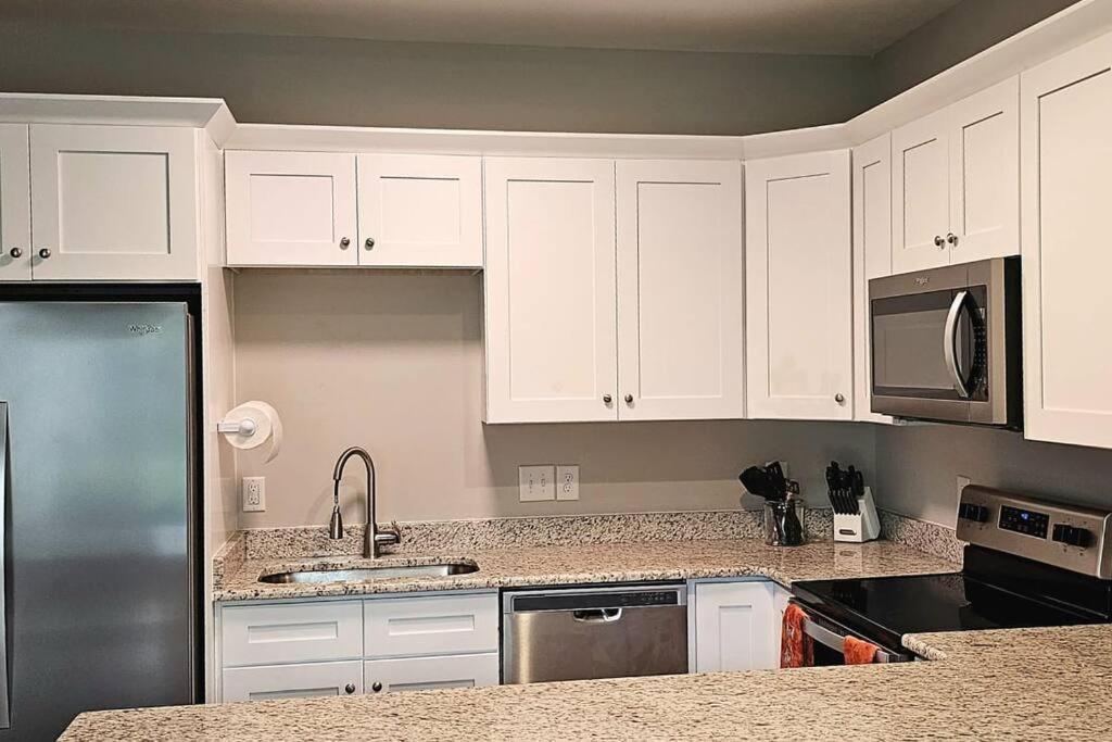 Gorgeous 3 Bedroom Home With Cable Tv In All Rooms & Free Wi-Fi Concord Bagian luar foto