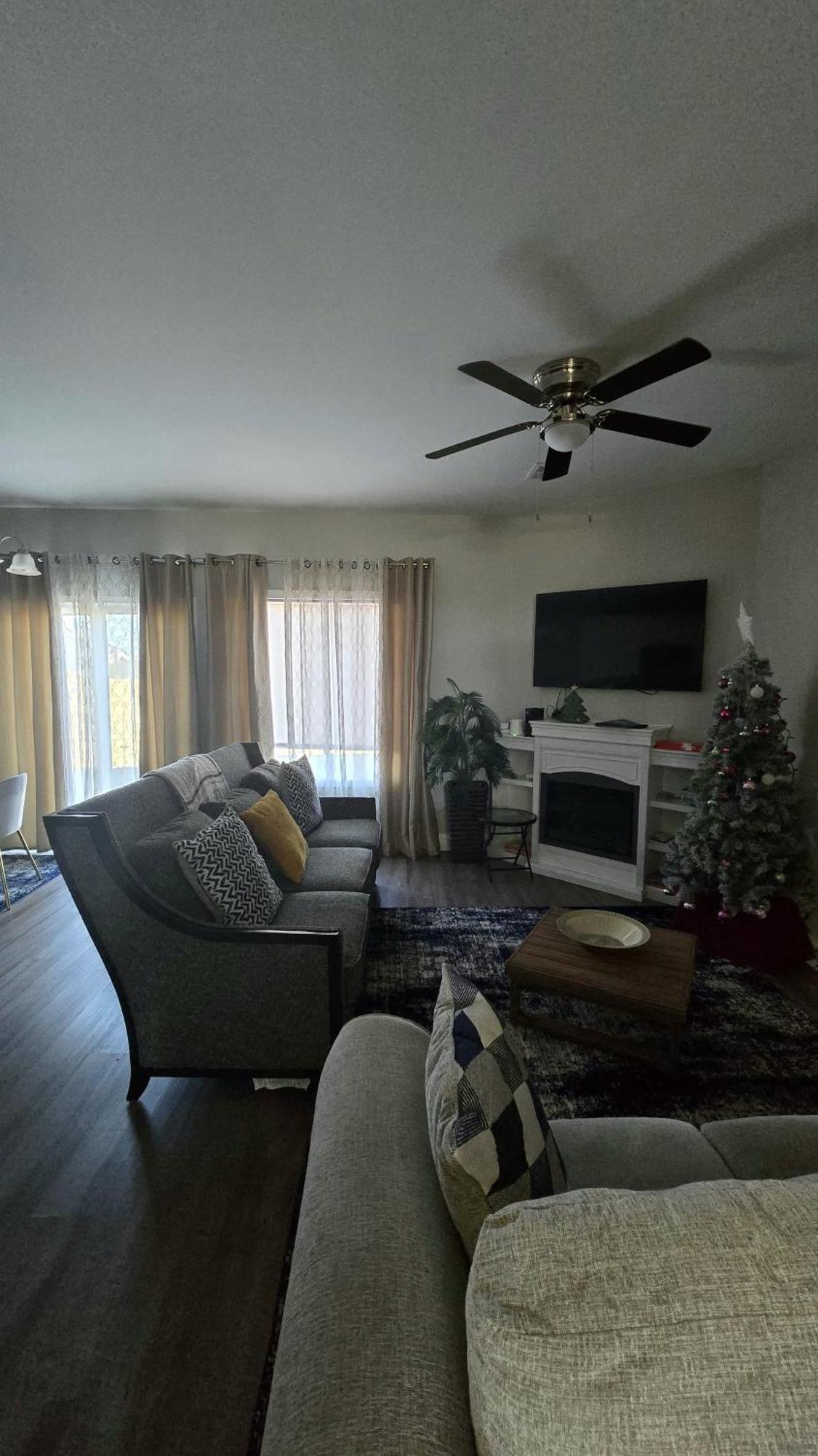 Gorgeous 3 Bedroom Home With Cable Tv In All Rooms & Free Wi-Fi Concord Bagian luar foto